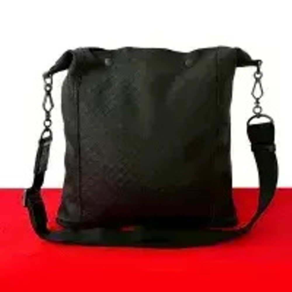 Bottega Veneta Intreccio Leather Shoulder Bag Sacoche Crossbody Black